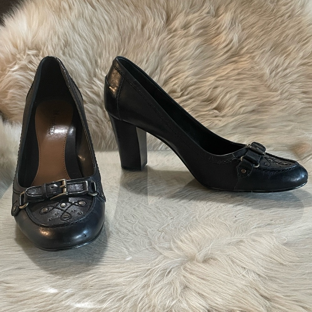 Elegant Black Leather Women's Heels